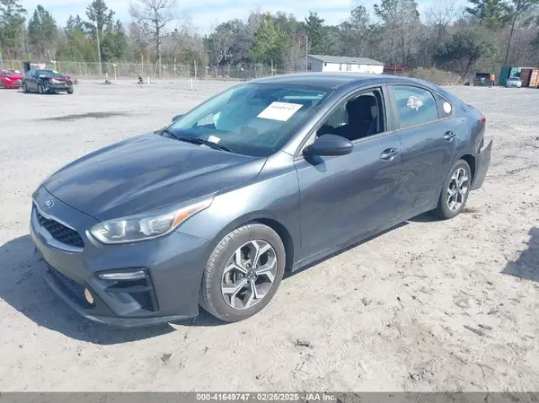 3KPF24AD2KE122785 2019 KIA FORTE - Image 2