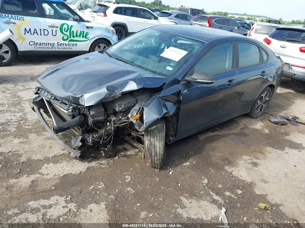 3KPF24AD2KE122883 2019 KIA FORTE - Image 2