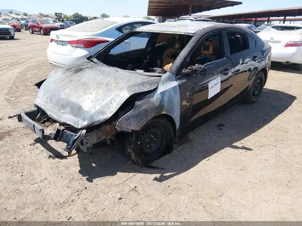 3KPF24AD2KE123743 2019 KIA FORTE - Image 2