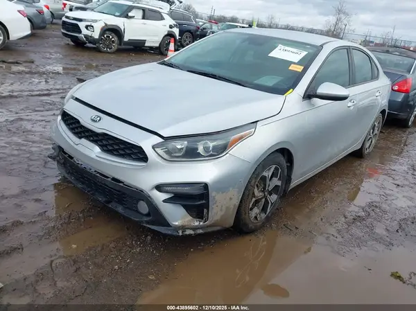 3KPF24AD2KE124360 2019 KIA FORTE - Image 2