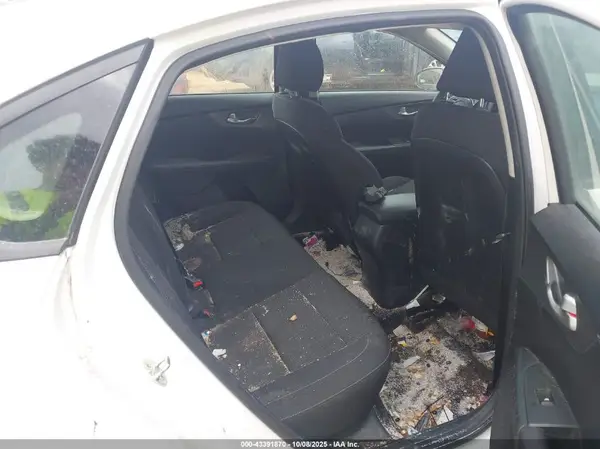 3KPF24AD2KE125251 2019 KIA FORTE - Image 8