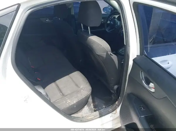 3KPF24AD2KE126514 2019 KIA FORTE - Image 8