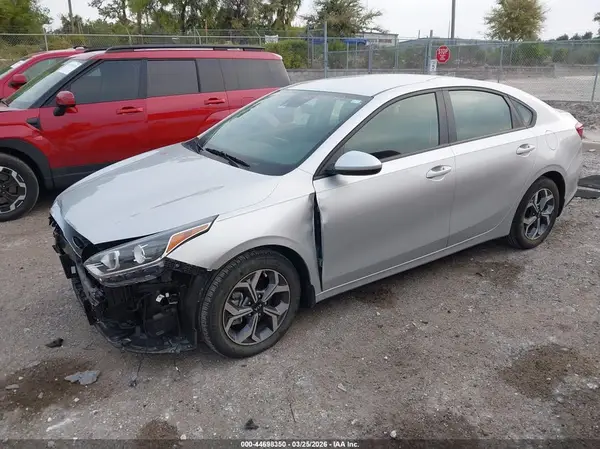 3KPF24AD2KE128750 2019 KIA FORTE - Image 2
