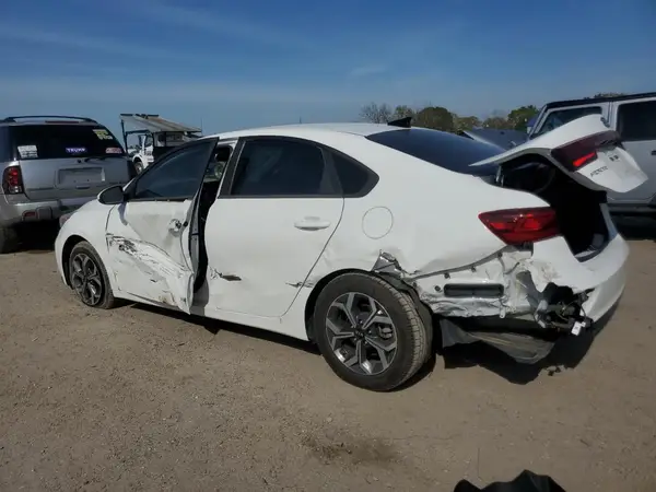 3KPF24AD2KE129932 2019 KIA FORTE - Image 2