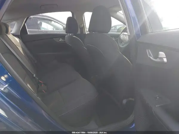 3KPF24AD2KE132426 2019 KIA FORTE - Image 8