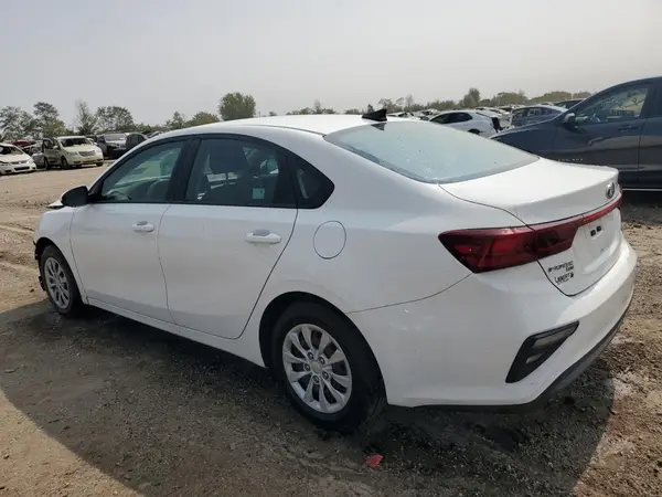 3KPF24AD2KE132913 2019 KIA FORTE - Image 2