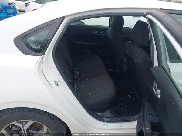 3KPF24AD2KE133897 2019 KIA FORTE - Image 8