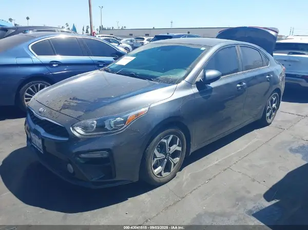 3KPF24AD2KE136136 2019 KIA FORTE - Image 2