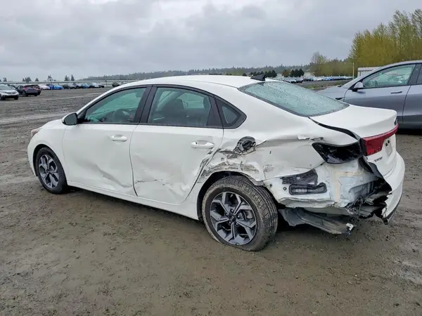 3KPF24AD2KE137139 2019 KIA FORTE - Image 2
