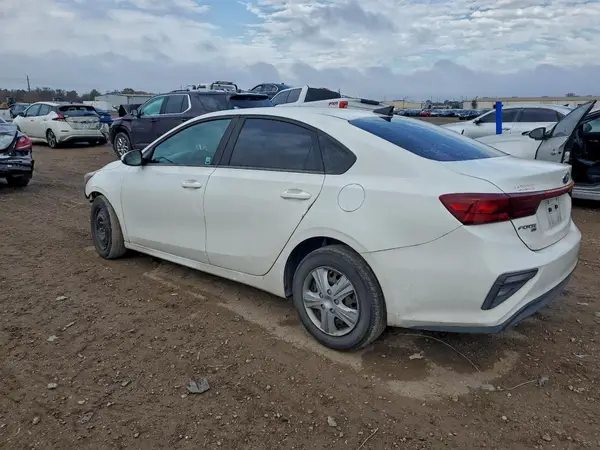 3KPF24AD2KE138145 2019 KIA FORTE - Image 2