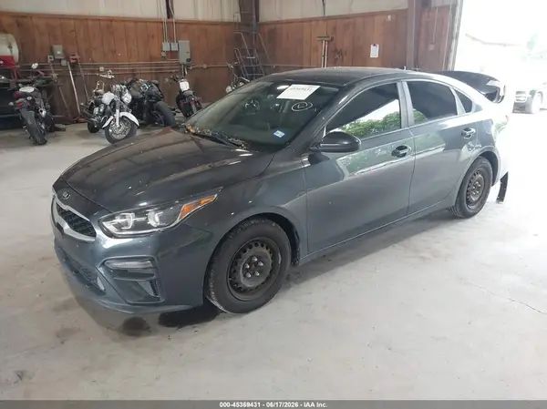 3KPF24AD2KE139506 2019 KIA FORTE - Image 2