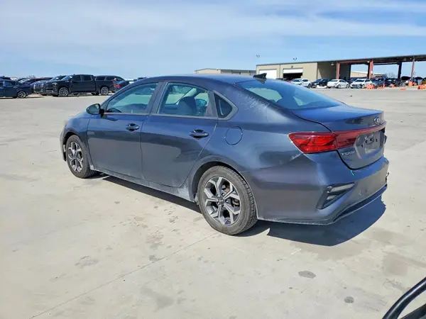 3KPF24AD2LE153228 2020 KIA FORTE - Image 2