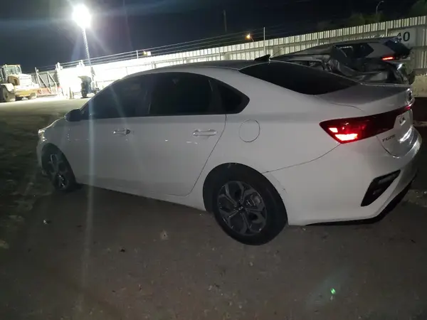 3KPF24AD2LE183264 2020 KIA FORTE - Image 2