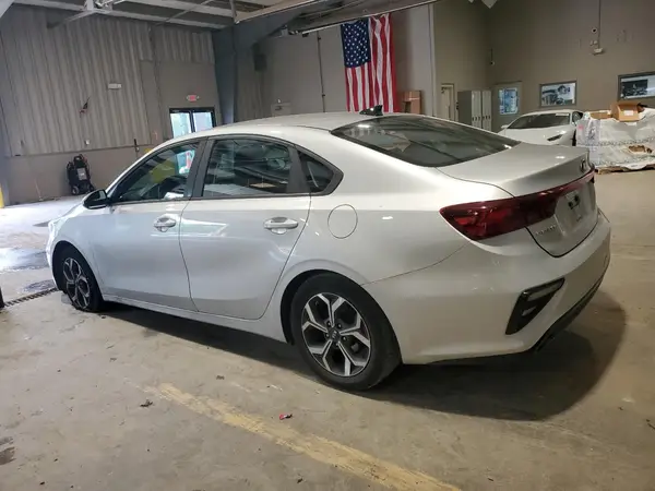 3KPF24AD2LE185354 2020 KIA FORTE - Image 2