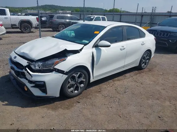 3KPF24AD2LE203397 2020 KIA FORTE - Image 2