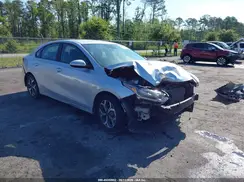 3KPF24AD2LE213508 2020 KIA FORTE
