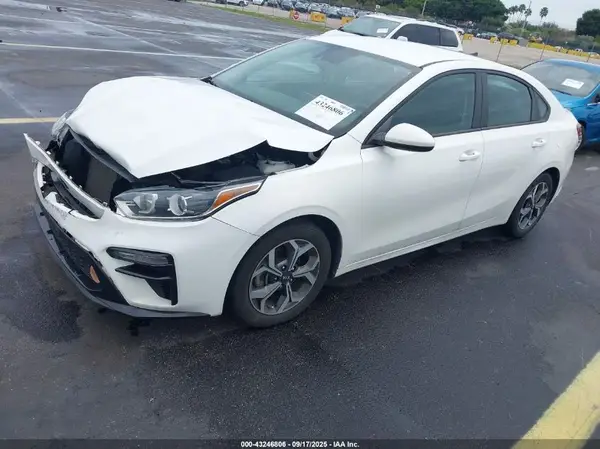 3KPF24AD2LE225173 2020 KIA FORTE - Image 2