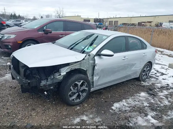3KPF24AD2LE236402 2020 KIA FORTE - Image 2
