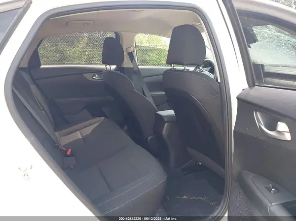 3KPF24AD2LE240062 2020 KIA FORTE - Image 8