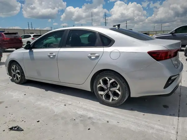 3KPF24AD2LE240952 2020 KIA FORTE - Image 2