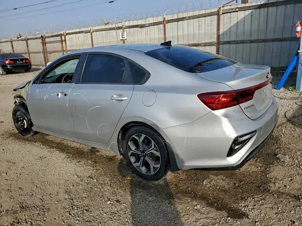 3KPF24AD2LE244497 2020 KIA FORTE - Image 2