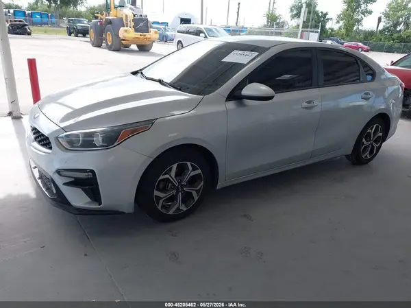3KPF24AD2LE251823 2020 KIA FORTE - Image 2