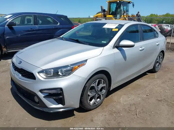 3KPF24AD2LE253216 2020 KIA FORTE - Image 2