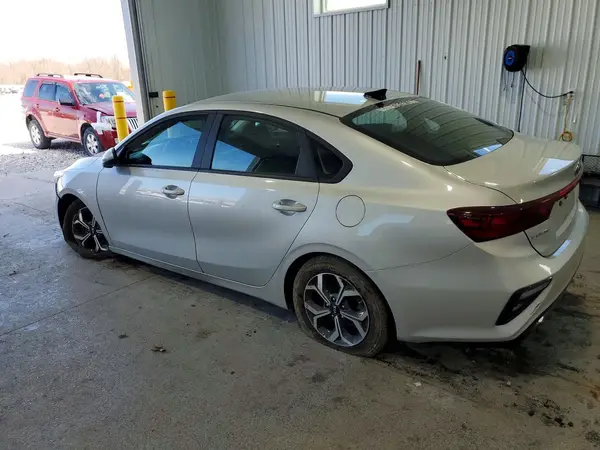 3KPF24AD2LE257654 2020 KIA FORTE - Image 2