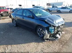 3KPF24AD2ME263326 2021 KIA FORTE