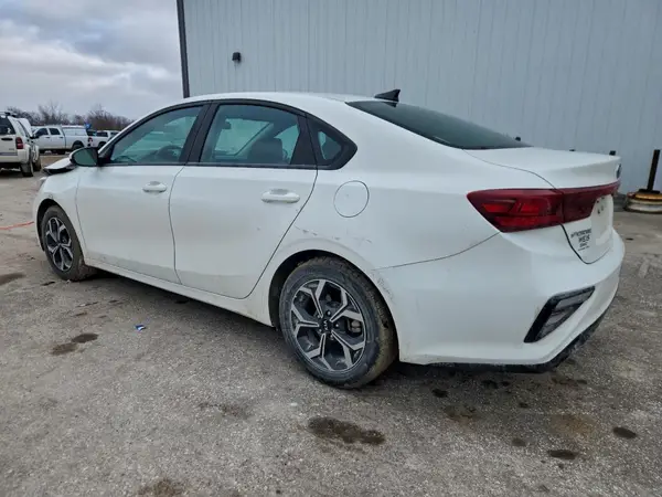 3KPF24AD2ME263360 2021 KIA FORTE - Image 2