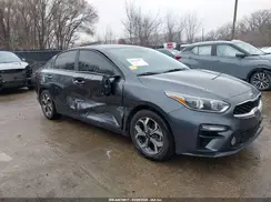3KPF24AD2ME264587 2021 KIA FORTE