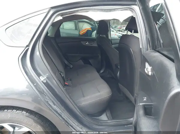 3KPF24AD2ME264587 2021 KIA FORTE - Image 8