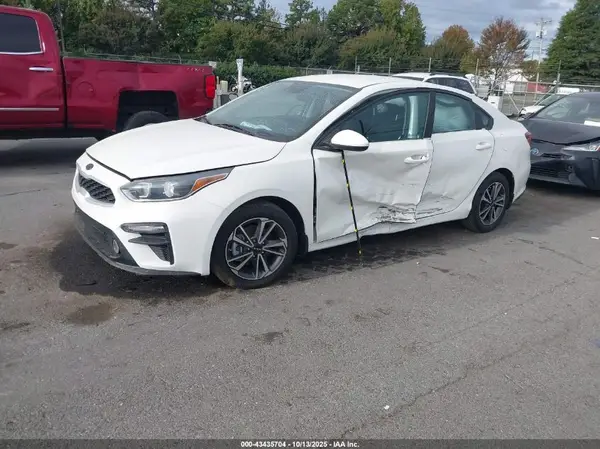 3KPF24AD2ME266274 2021 KIA FORTE - Image 2