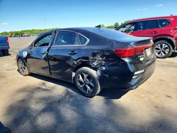 3KPF24AD2ME268817 2021 KIA FORTE - Image 2