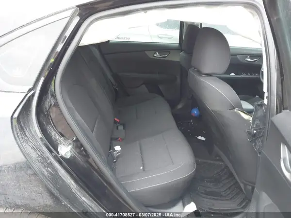 3KPF24AD2ME270647 2021 KIA FORTE - Image 8