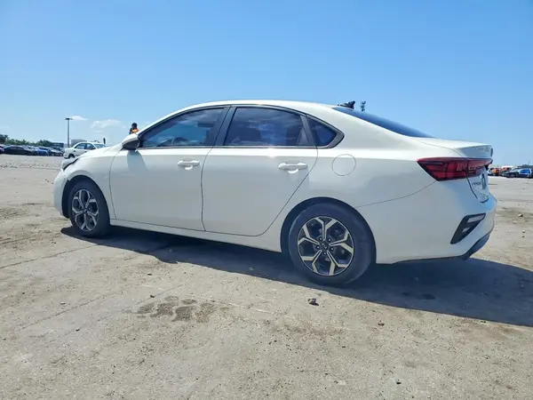 3KPF24AD2ME271166 2021 KIA FORTE - Image 2