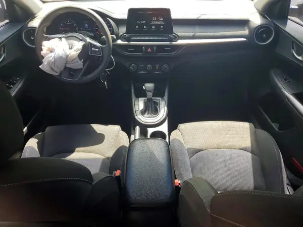 3KPF24AD2ME271166 2021 KIA FORTE - Image 8