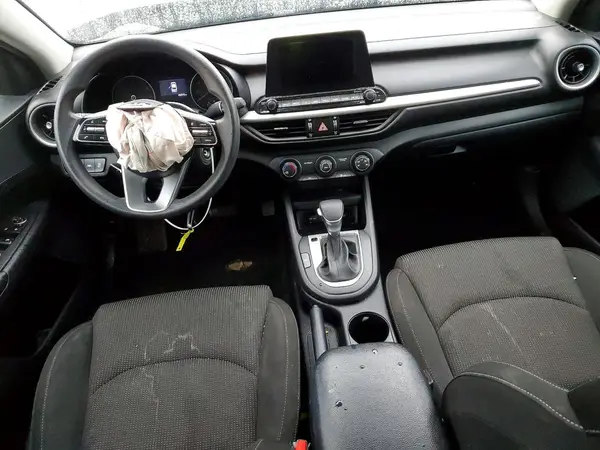 3KPF24AD2ME272124 2021 KIA FORTE - Image 8