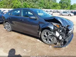 3KPF24AD2ME273774 2021 KIA FORTE