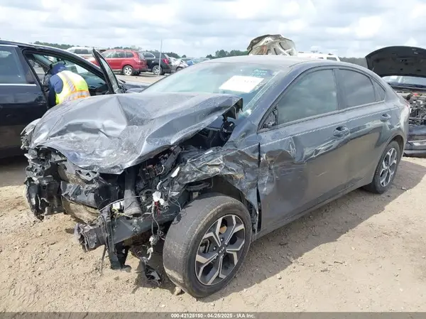 3KPF24AD2ME276819 2021 KIA FORTE - Image 2