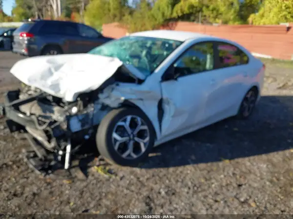3KPF24AD2ME276996 2021 KIA FORTE - Image 2