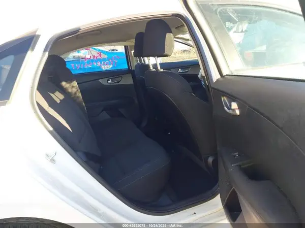 3KPF24AD2ME276996 2021 KIA FORTE - Image 8