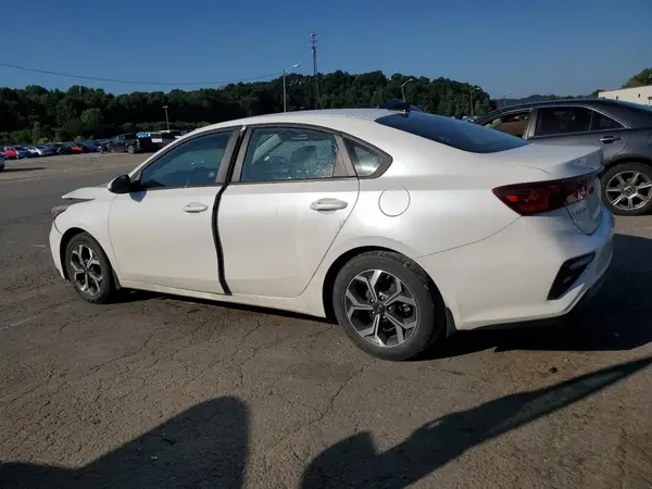 3KPF24AD2ME277016 2021 KIA FORTE - Image 2