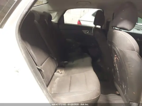 3KPF24AD2ME280191 2021 KIA FORTE - Image 8