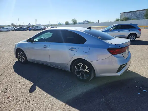 3KPF24AD2ME283821 2021 KIA FORTE - Image 2