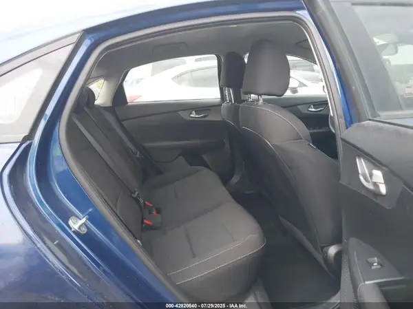3KPF24AD2ME287173 2021 KIA FORTE - Image 8