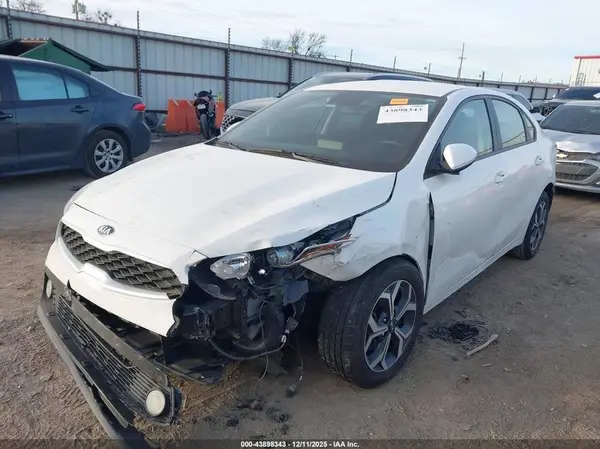 3KPF24AD2ME288467 2021 KIA FORTE - Image 2