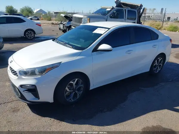 3KPF24AD2ME288839 2021 KIA FORTE - Image 2