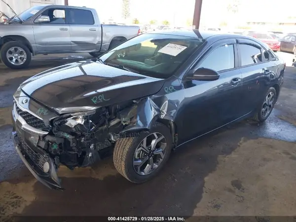 3KPF24AD2ME294575 2021 KIA FORTE - Image 2