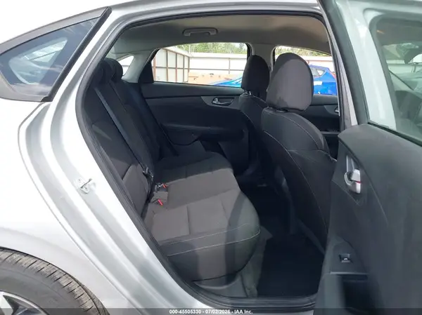 3KPF24AD2ME295001 2021 KIA FORTE - Image 8